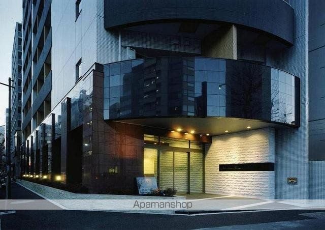 ガラ・ステーション岩本町NORTHの玄関写真