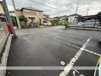 滋賀県野洲市永原[2LDK/53.98m2]の駐車場2