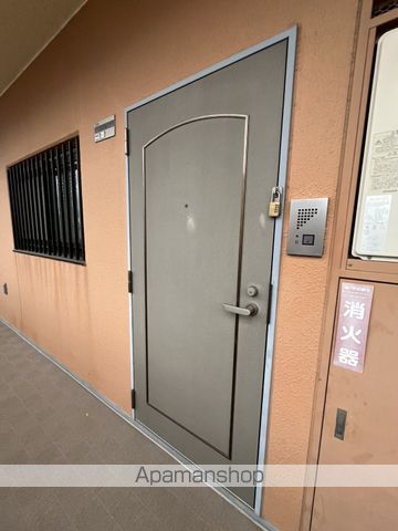 ロマーナ壱番館の玄関写真