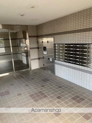 滋賀県東近江市東沖野１丁目[2LDK/47.58m2]のエントランス3