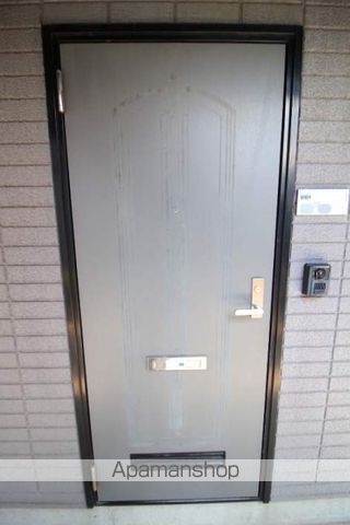 ベル・エポックBの玄関写真