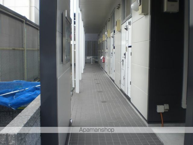 レオパレスロック フィールドの玄関写真