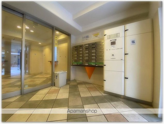 アメニティ心斎橋EASTの玄関写真