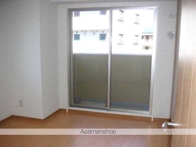 レゾナンス庚午の内装写真