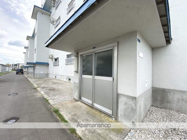 ビレッジハウス函館1号棟の玄関写真