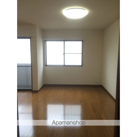 アンプルール リーブル ゴールドクレストの内装写真
