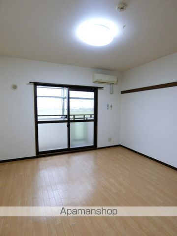 GRANDIRの内装写真