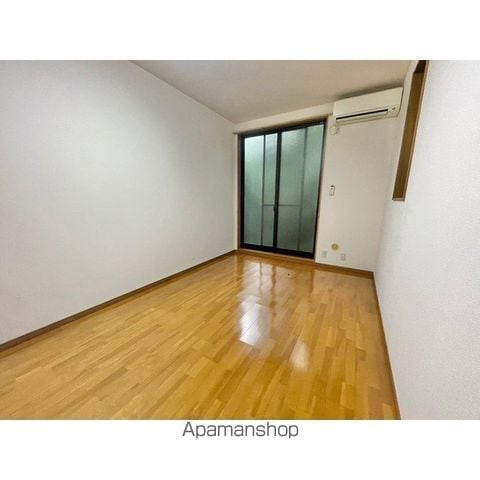アンプルール ブワ 横須賀中央の内装写真