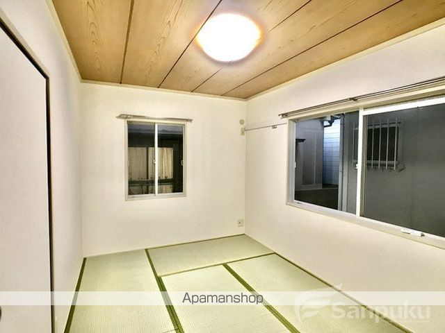 フレグランス坂本の内装写真