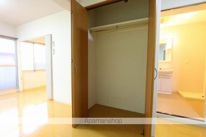 ＳＥＮＴＩＡ・ＷＥＳＴ[1LDK/32.27m2]の収納