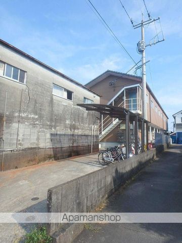吉村町アパートの外観写真