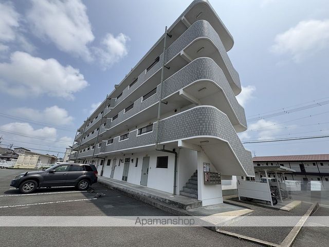 マンションカズの外観写真