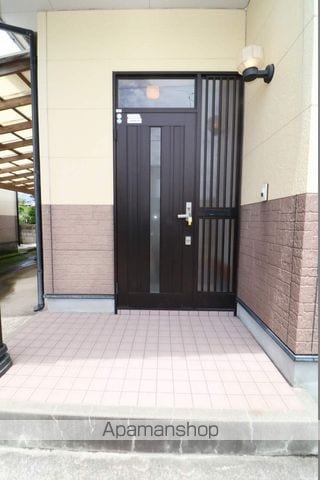 船隈貸家の玄関写真