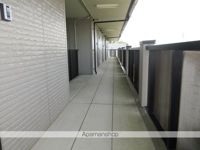 ドミールさつきの玄関写真