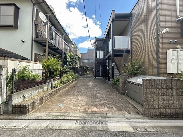 レオパレスMの玄関写真
