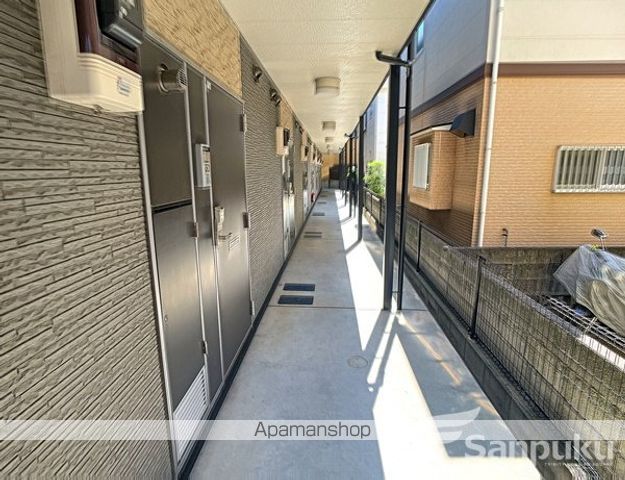 レオパレスエテルネの玄関写真