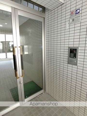 ドミール平尾の玄関写真