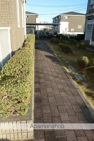 リヴィエール岩出IIの玄関写真