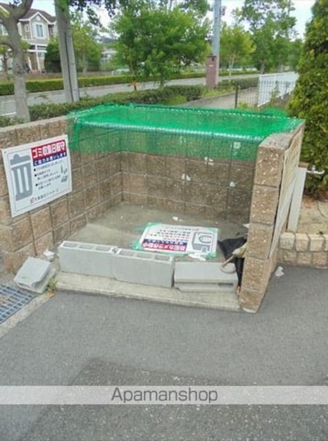 和歌山県和歌山市磯の浦[2LDK/57.22m2]の共用部1