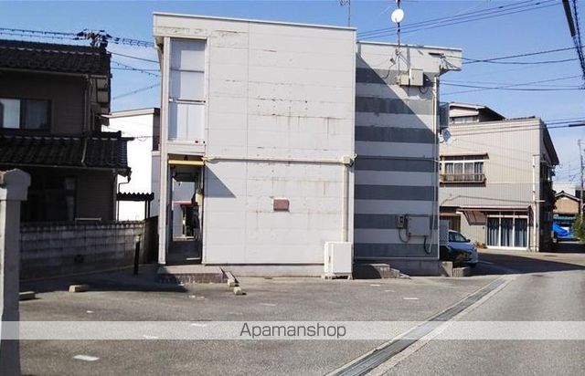 レオパレスくれはIIの外観写真