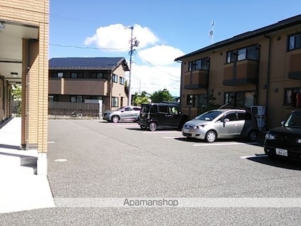 ラヴリィ・パートナー　ＡＢ[1LDK/33.39m2]の駐車場