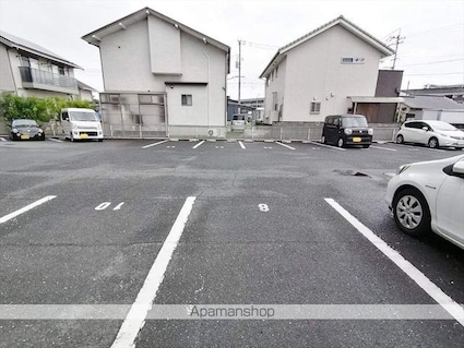 岡山県倉敷市玉島長尾[1K/29.81m2]の駐車場