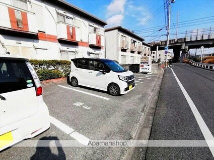 アップルハウス[1K/20.46m2]の駐車場2