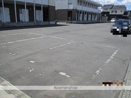 レオパレスシャルマンＢ[1K/23.18m2]の駐車場