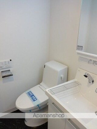 ステージファースト方南町アジールコート[1R/26.57m2]のトイレ