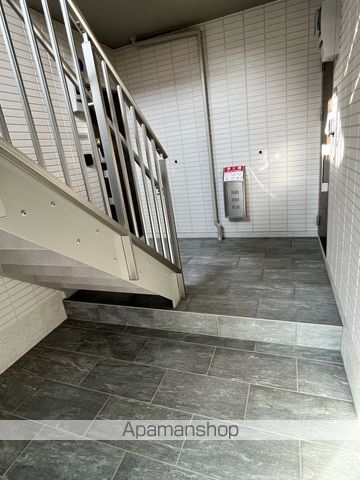 MAISON DE ESPOIR万代の玄関写真