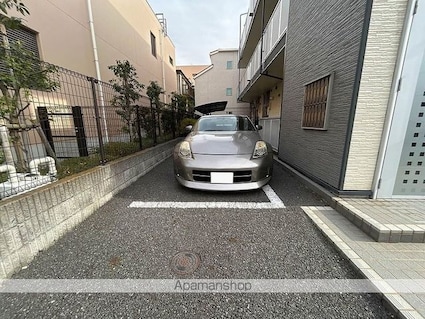 レオパレスシュペリュール[1K/19.87m2]の駐車場