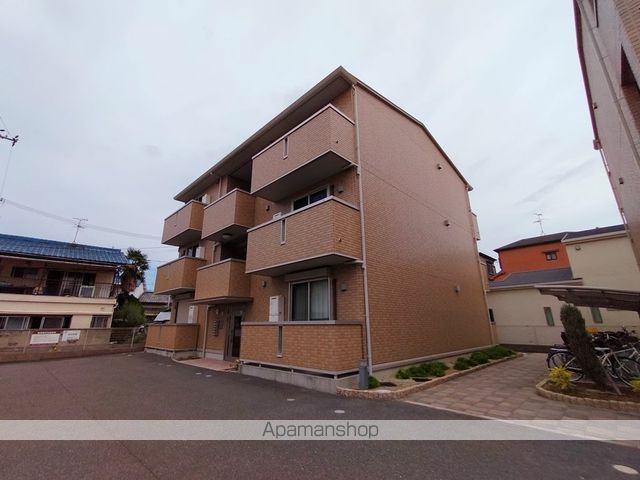 レフィナードカルチェ D棟の外観写真