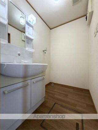 フェルト　Ｂ[2LDK/58m2]の洗面所