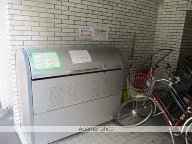 リベルティ大通の玄関写真