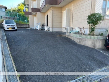 コーポＥＲＩ[1LDK/46.21m2]の駐車場1