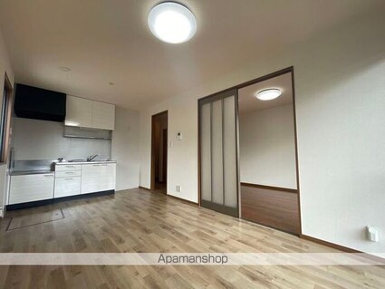 Ｃｏｚｙ　Ｃｏｕｒｔ　Ａ棟[2DK/50.42m2]のリビング・居間