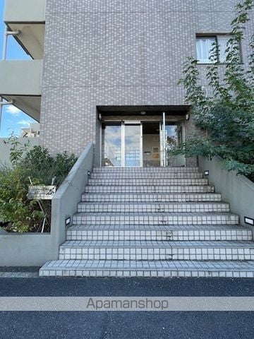 プレステージヤツの玄関写真