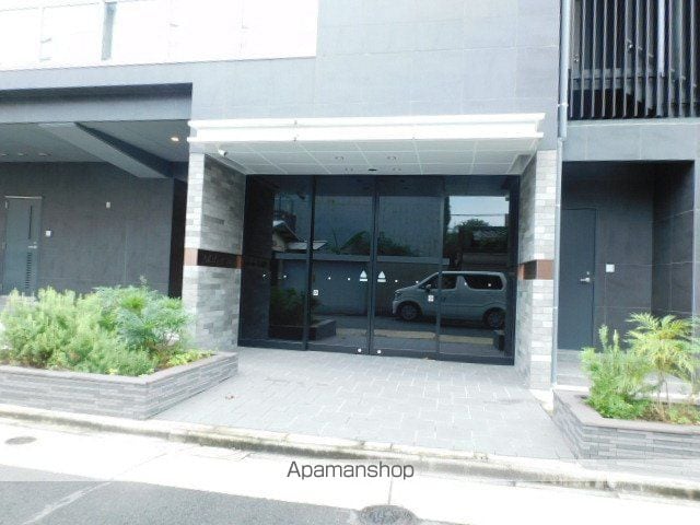 ヴィアロ千種スクエアの玄関写真