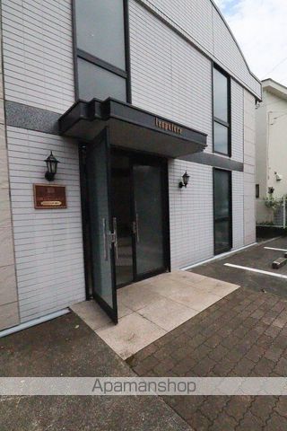 レオパレストゥインクル砂川の玄関写真