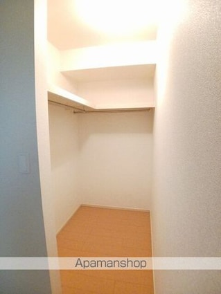 モルトベーネⅠ[2LDK/57.21m2]の収納