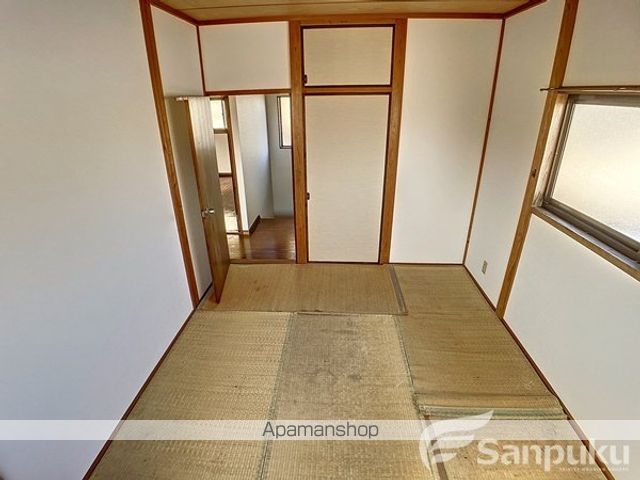松山市 2階建 築35年の内装写真
