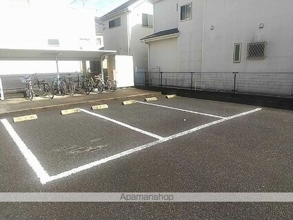 レオパレスヴァン[1K/19.87m2]の駐車場