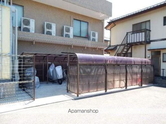 下伊福かわいマンションの外観写真
