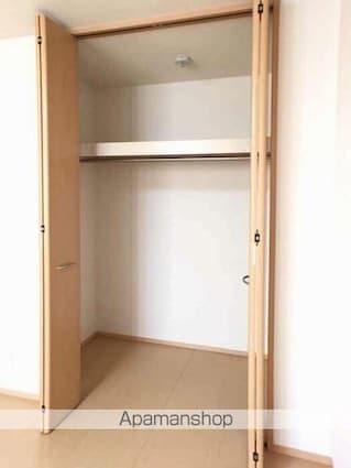 ヴィルドミール中今泉[2LDK/58.07m2]の収納