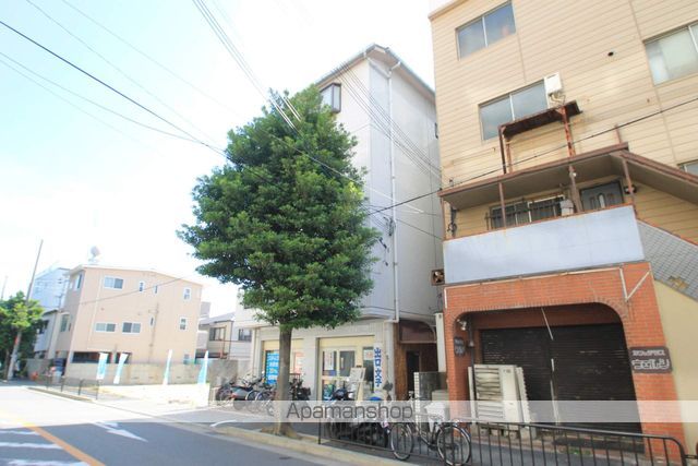 第7伊藤ビルの玄関写真