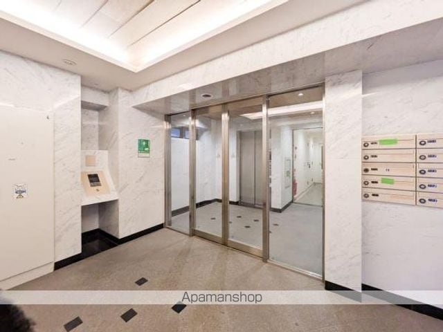 麹町レジデンスの玄関写真