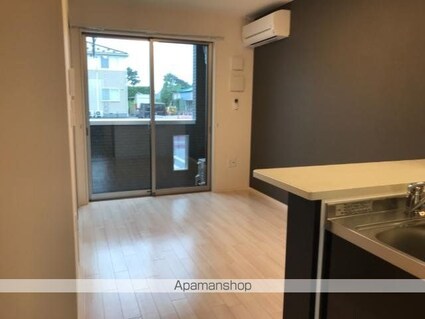 サンプレス・ラビアン[1LDK/35.64m2]のリビング・居間2