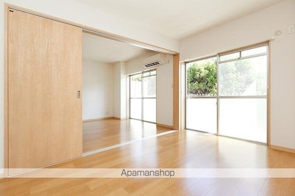 ヴィラ・アンソレイエ鶴市[2LDK/53.5m2]のリビング・居間