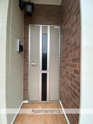 アベンシス５[1R/32.9m2]の玄関