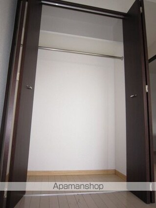 ヴィアーレ八幡三丁目[1R/31.07m2]の収納